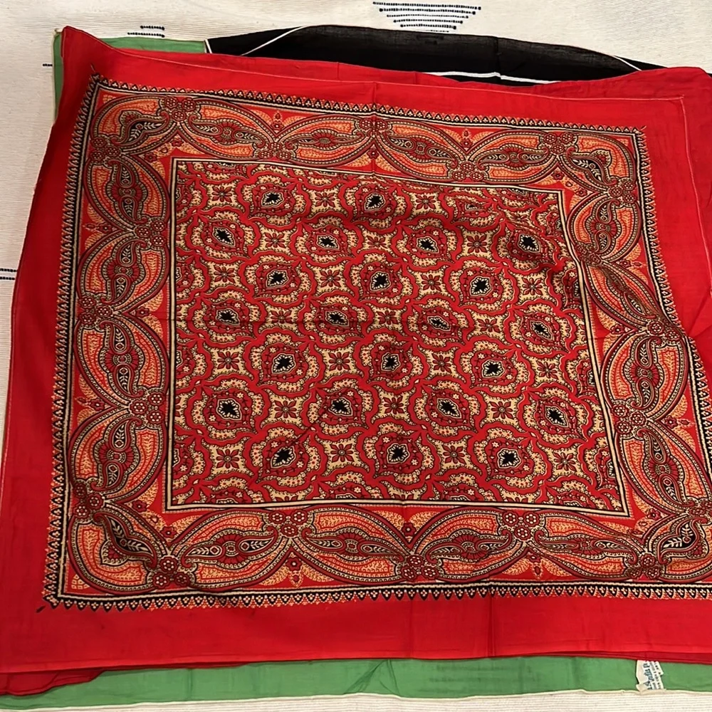 5 vintage bandannas / scarves - Picture 3 of 9